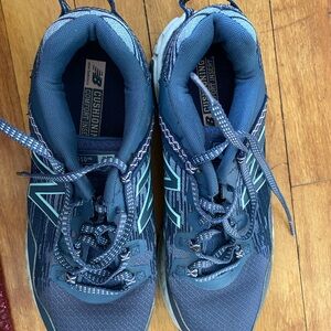 New Balance Women's 410 V6 Trail Running Shoes